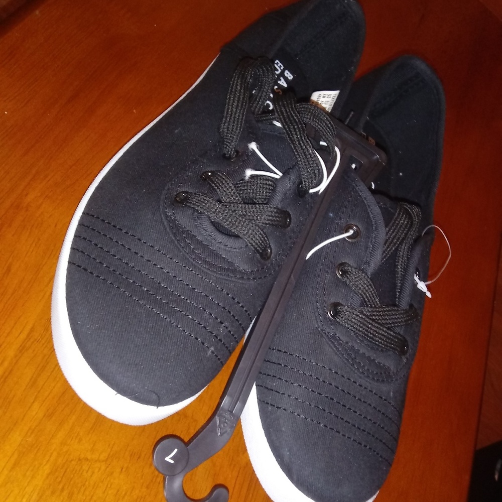 Basic Editions Black Casual Sneakers